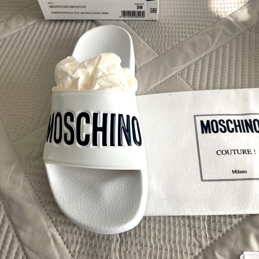 White with black Logo Moschino slides